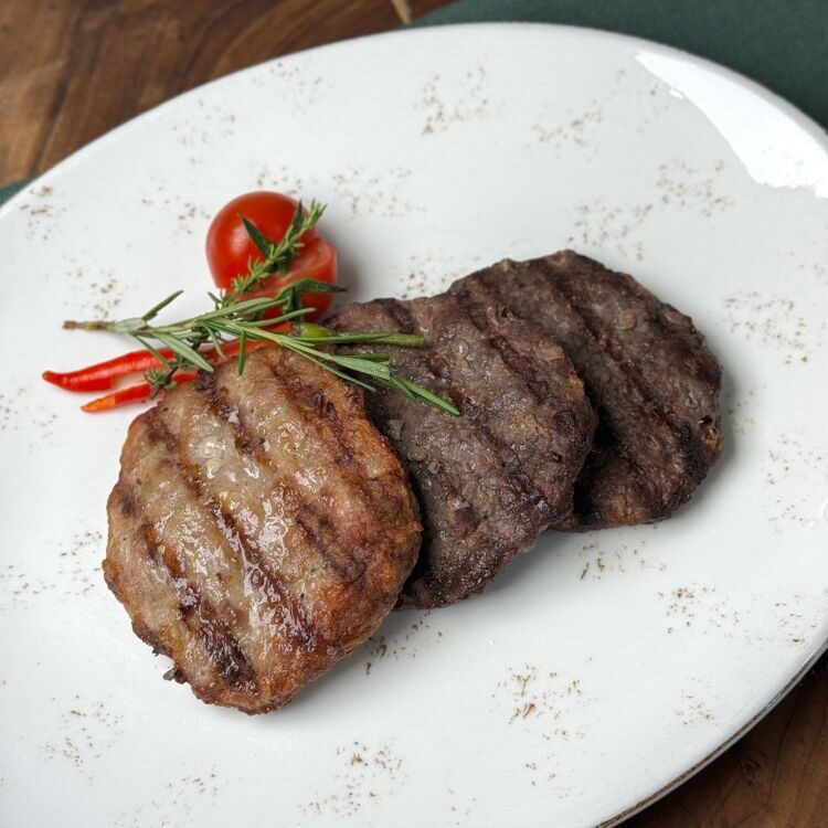 "Trio" Cutlets with Tartar Sauce